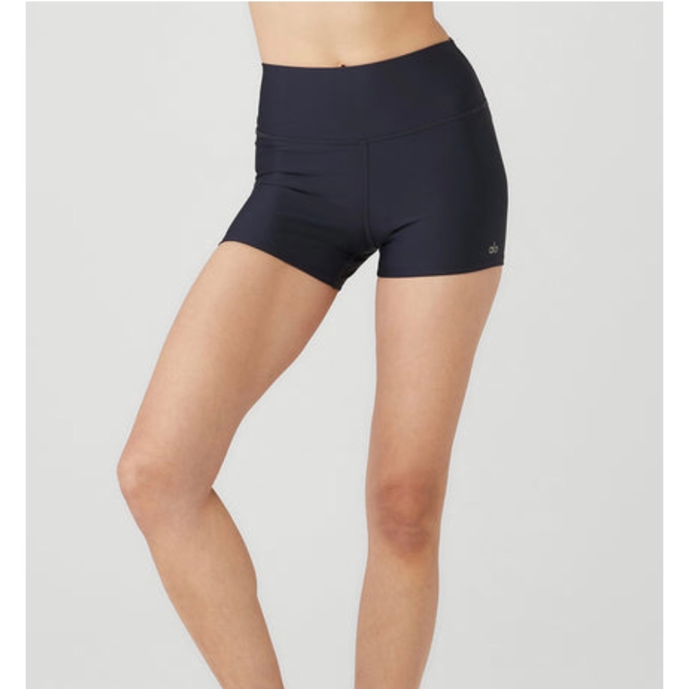 Alo-3" High-Waist Airlift Short - Blue Navy. Size
XXS (00-0)